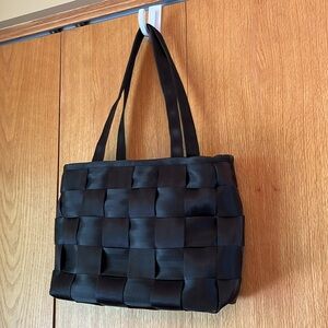 Original Seat Belt Vtg bag tote black woven medium zipper top, silver feet VGUC